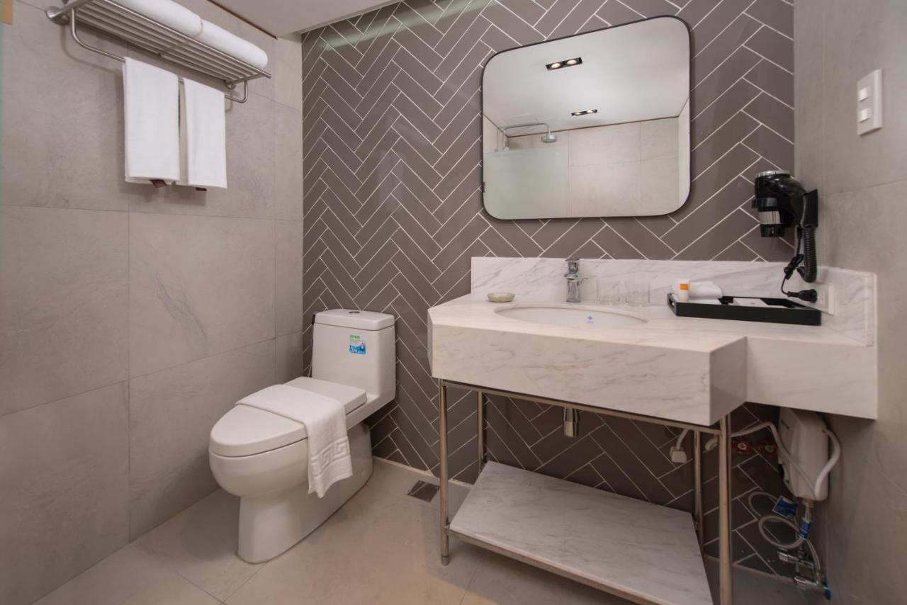 The Belamy House Managed By Hii Hotel Makati City Buitenkant foto